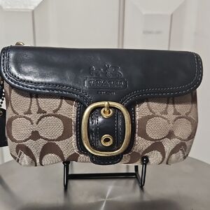 Coach EUC Tatersall Bleeker Signature Wrislet